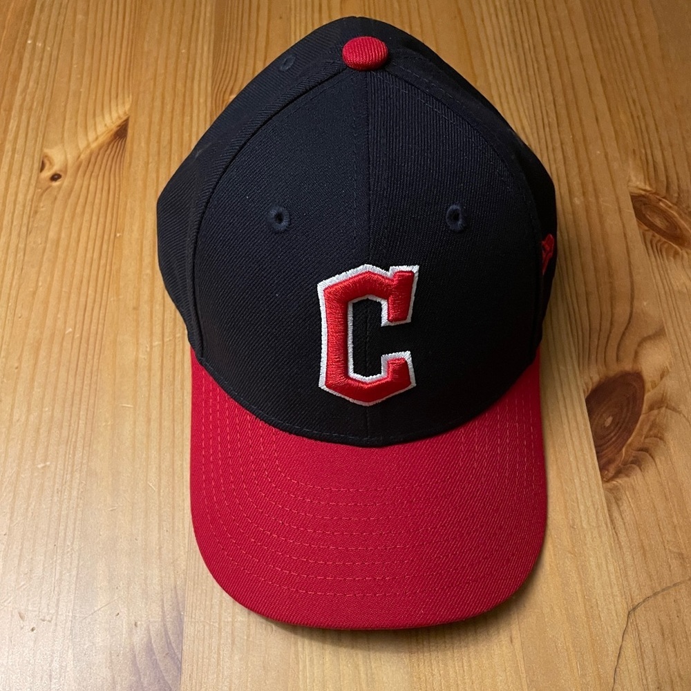 Youth New Era Navy Cleveland Guardians Authentic Collection On-Field Home Hat